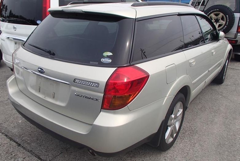 Subaru () Outback III:  