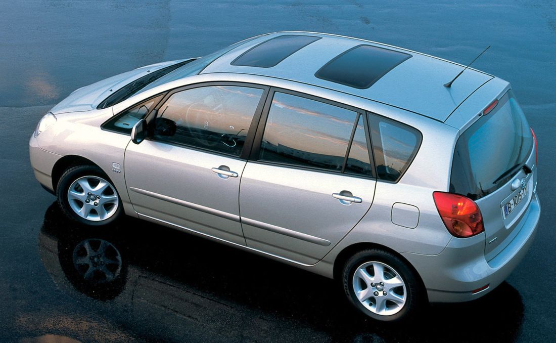 Toyota () Corolla Verso I (_E12J_):  