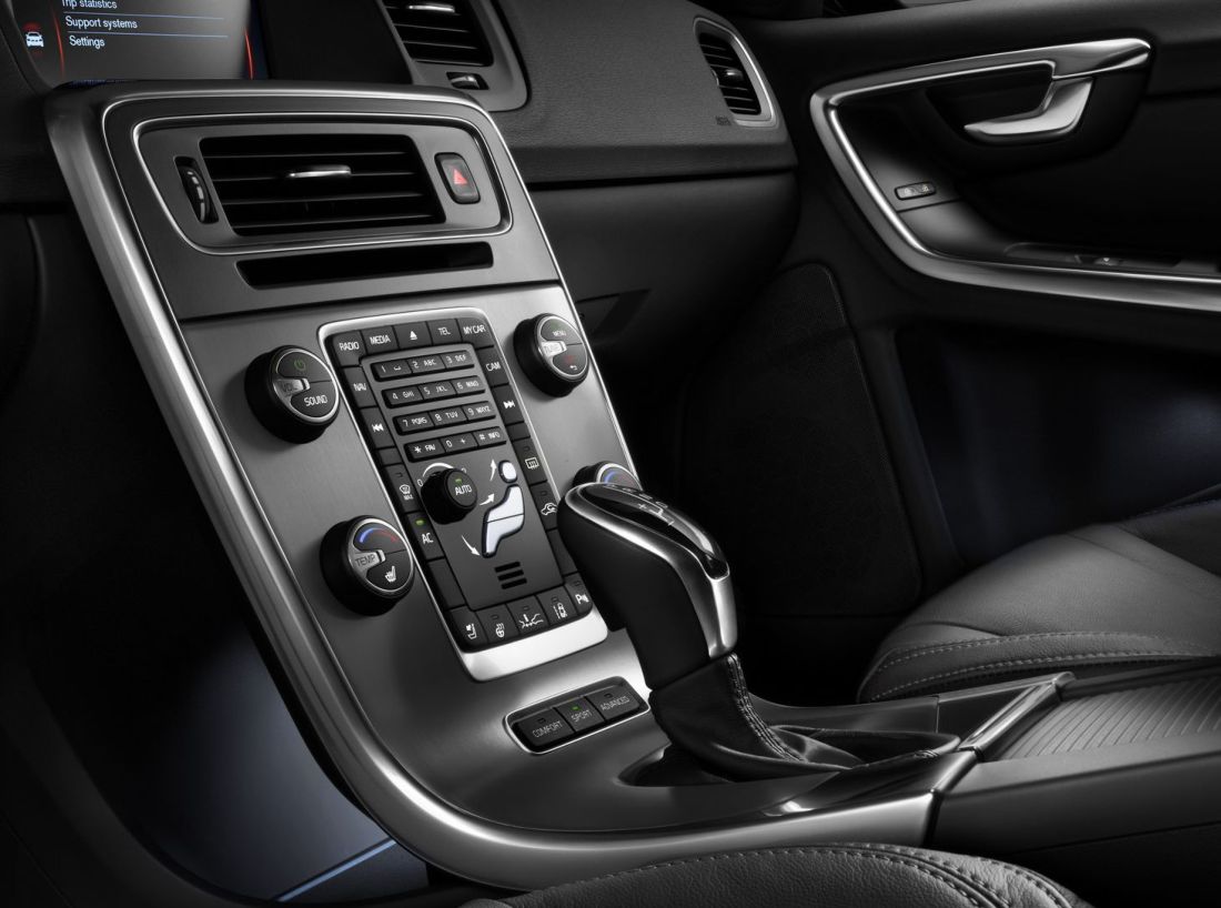 Volvo () V60 I (FW):  