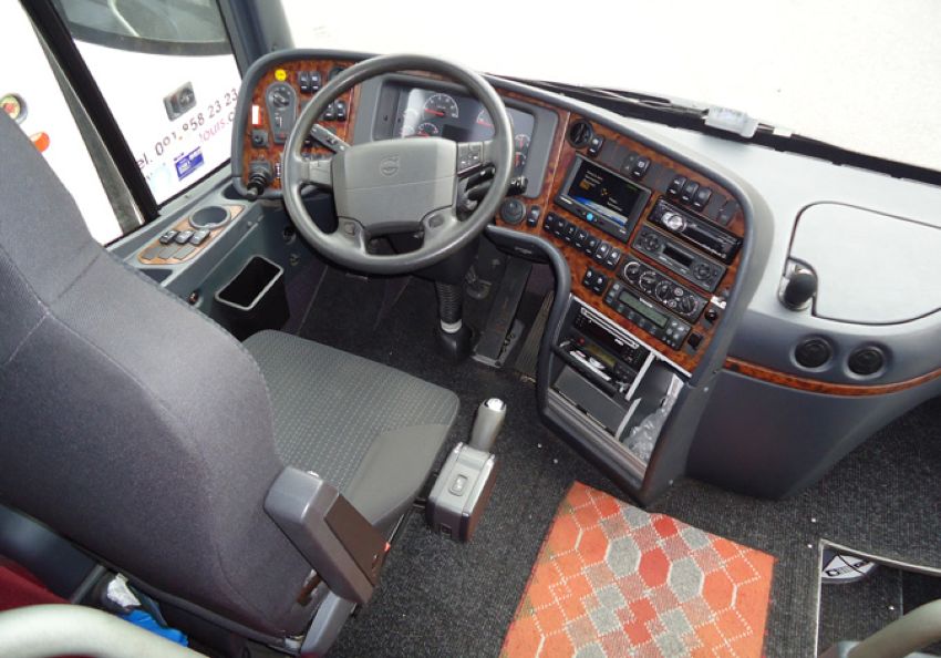 Volvo () 9700:  