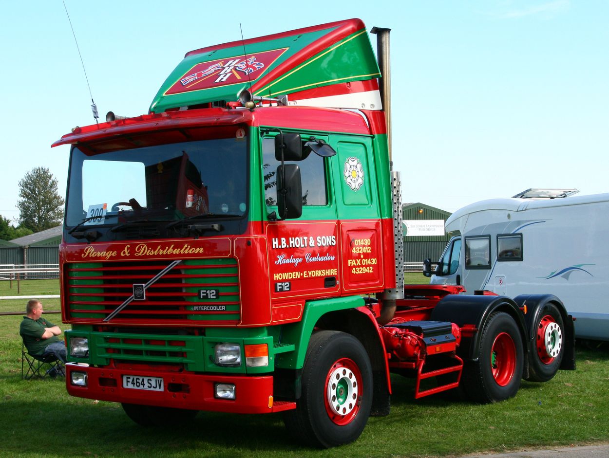 Volvo () F12:  