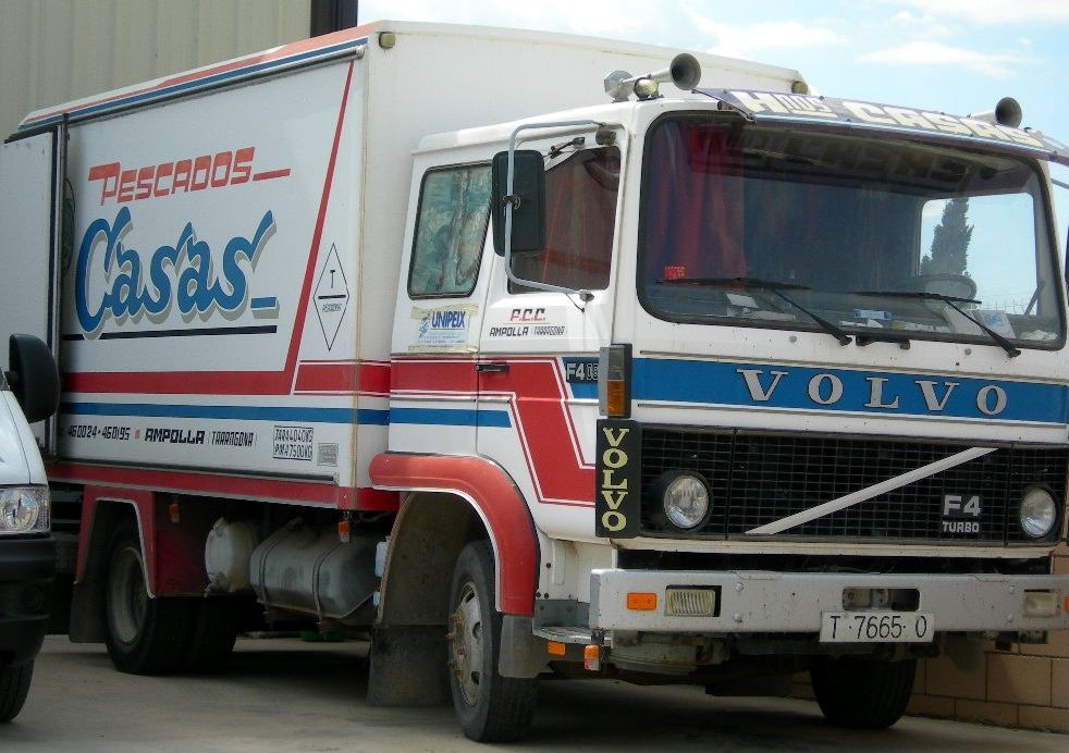 Volvo () F4:  