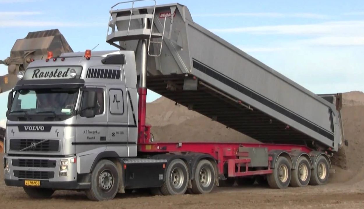 Volvo () FH12:  