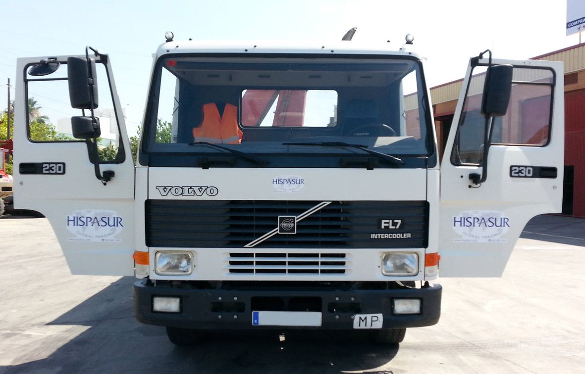 Volvo () FL7:  