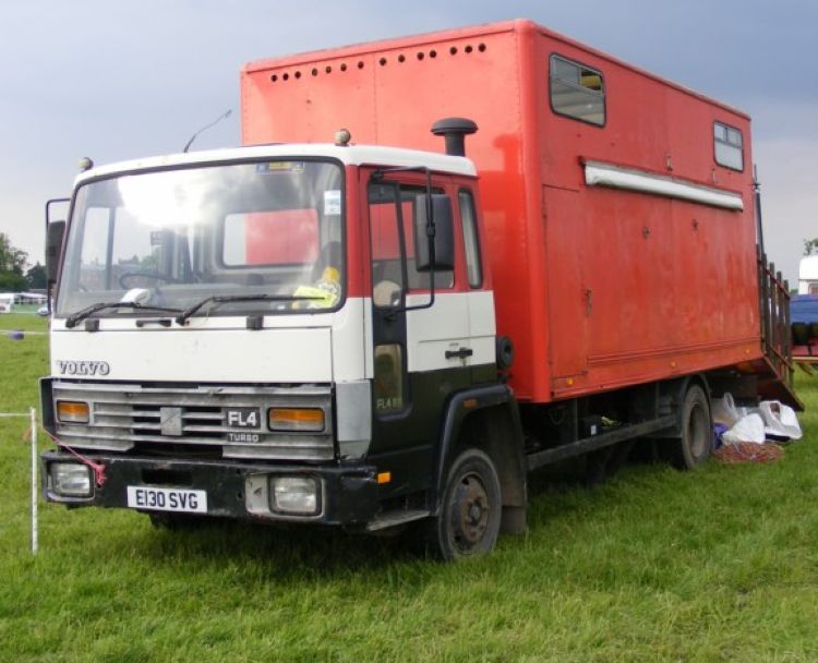Volvo () FL4:  