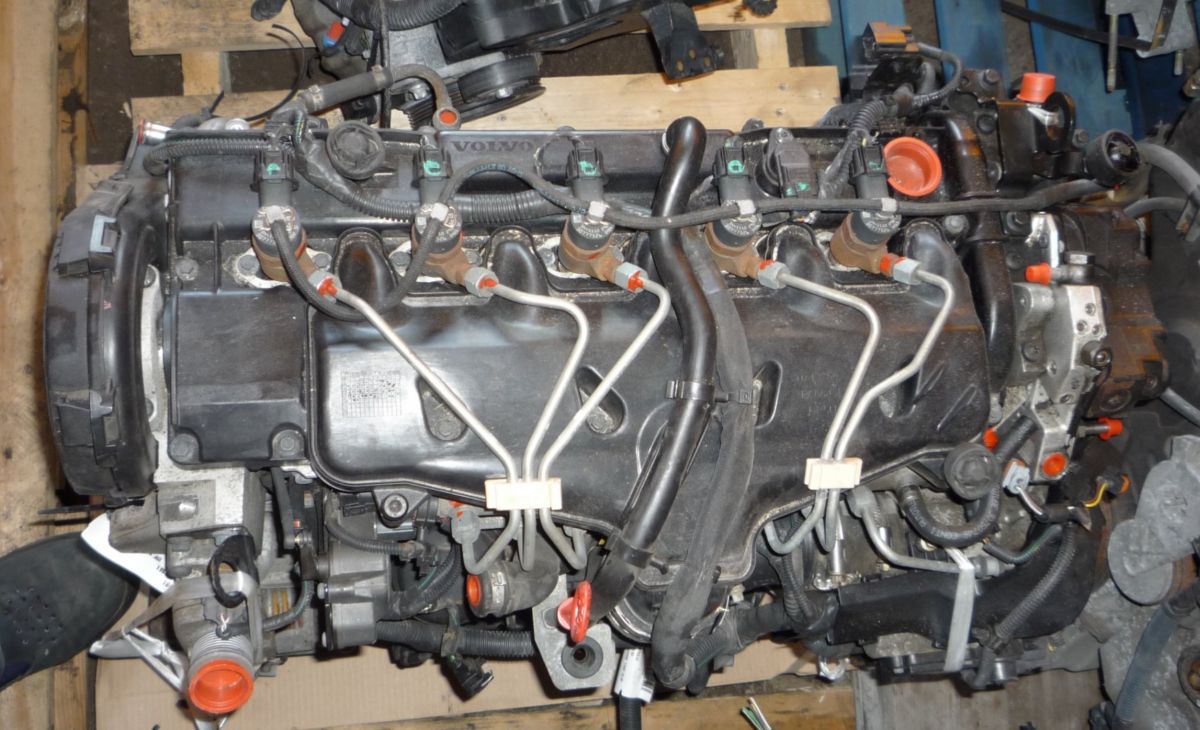 Volvo () D5244T13:  