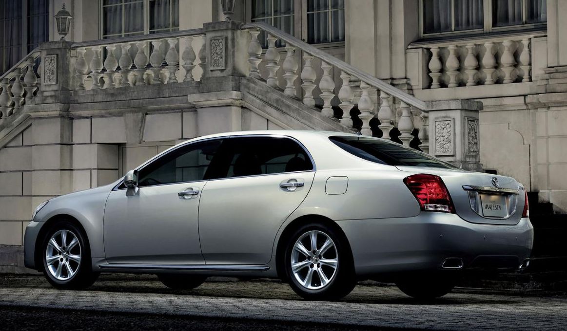 Toyota () Crown  Majesta V (S200):  