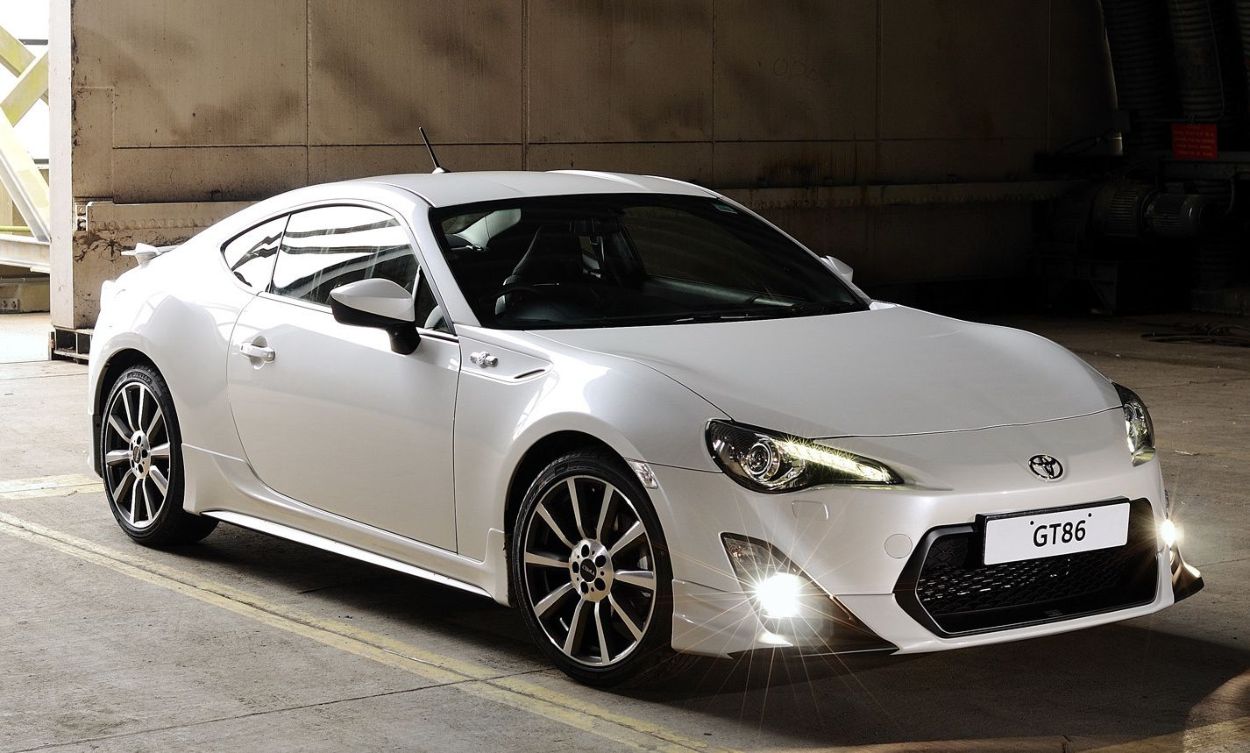 Toyota () GT86:  