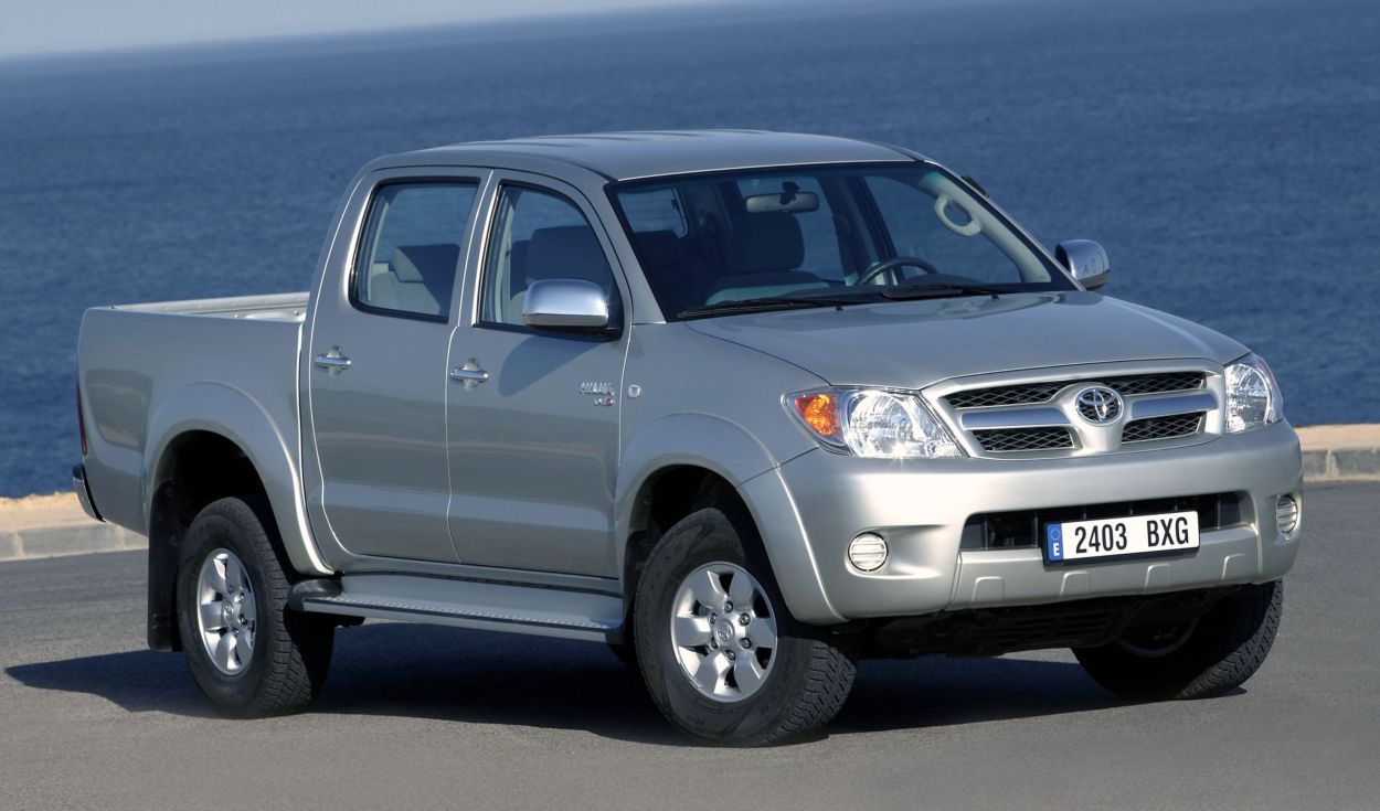 Toyota () Hilux Pick Up VII (AN10,AN20,AN30):  