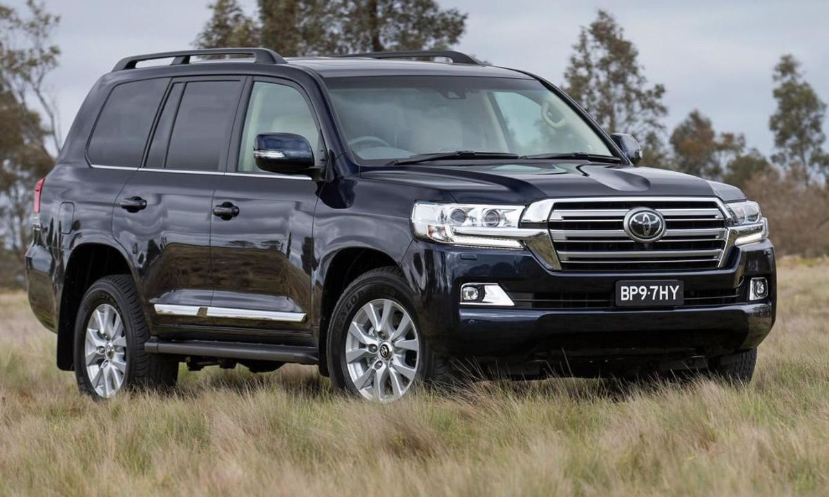 Toyota () Land Cruiser XI (_J200):  