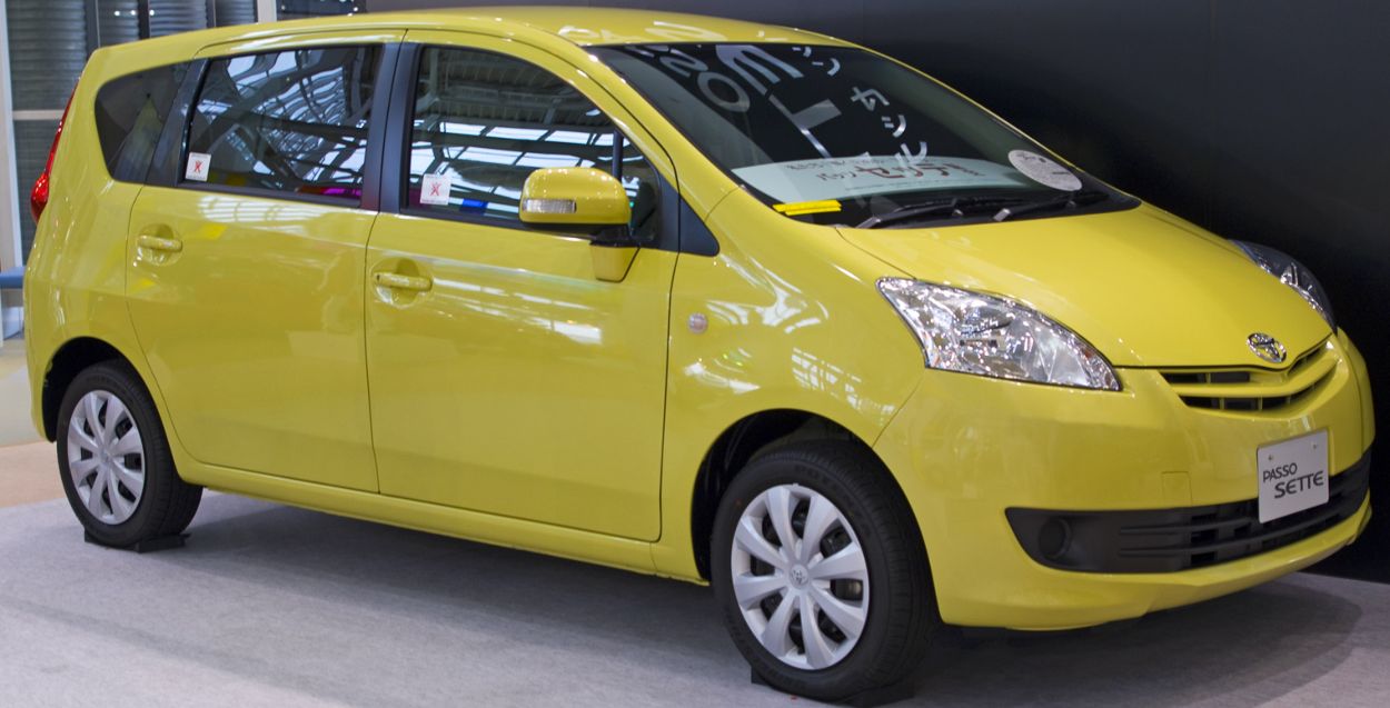 Toyota () Passo Sette I (M500):  