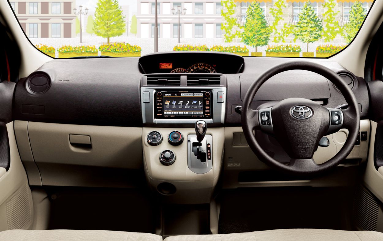 Toyota () Passo Sette I (M500):  