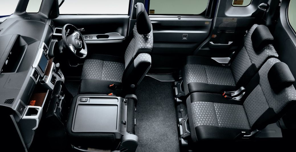 Toyota () Pixis Mega I (A700):  