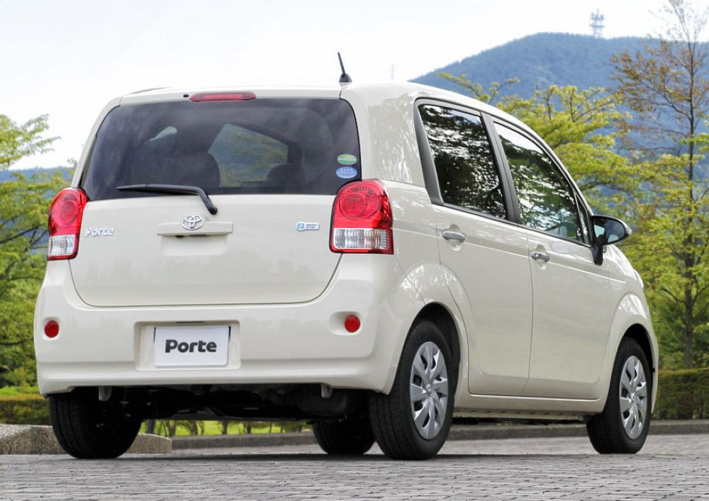Toyota () Porte II (NP140):  