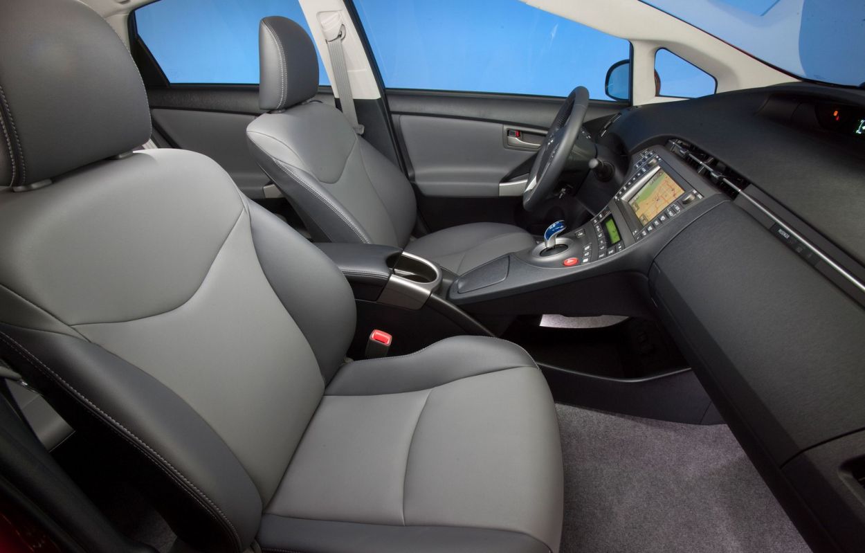 Toyota () Prius III (XW30):  