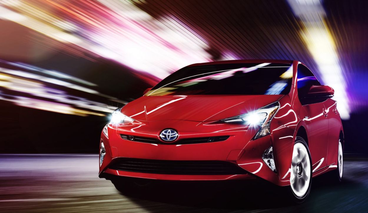 Toyota () Prius IV (XW50):  