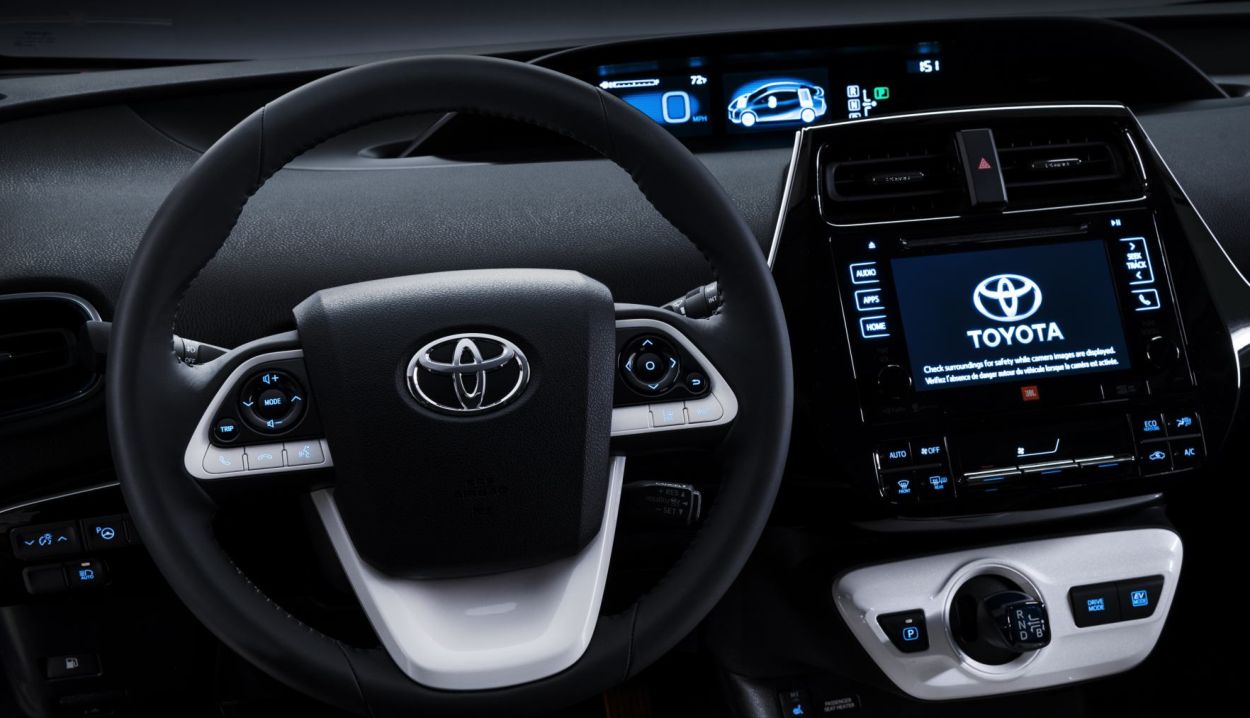 Toyota () Prius IV (XW50):  