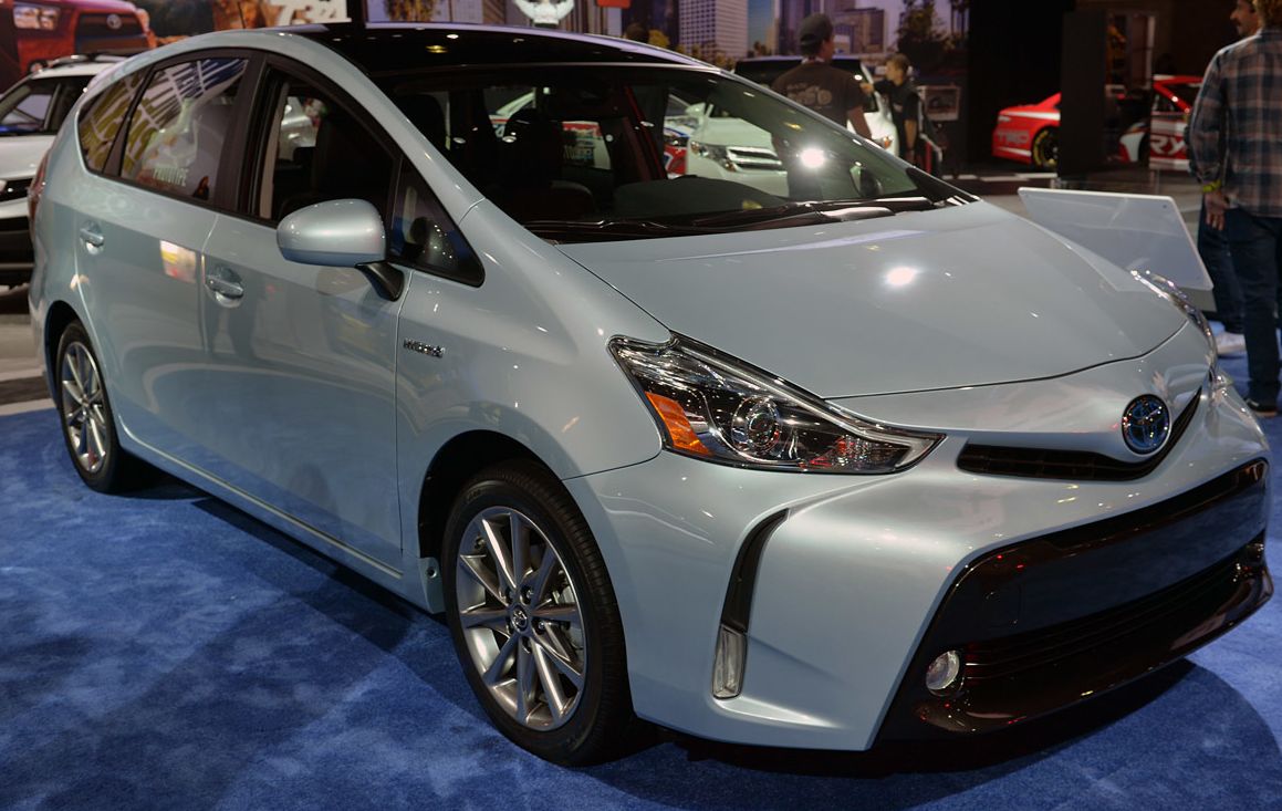 Toyota () Prius v I (ZFW41):  