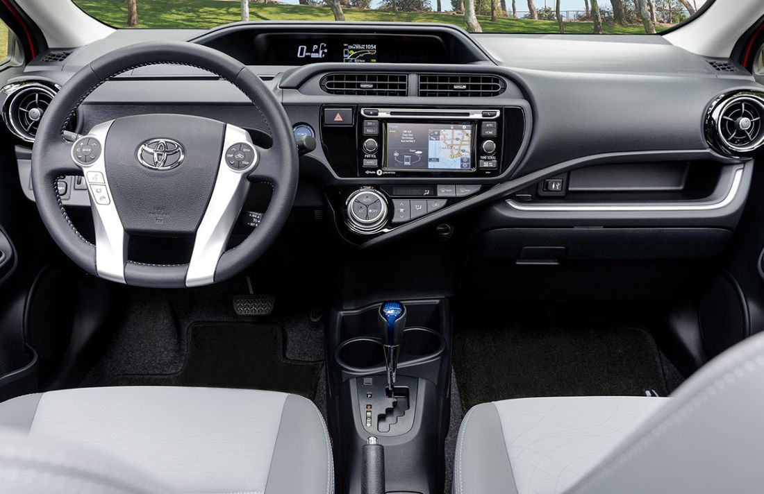 Toyota () Prius c I (NHP10):  