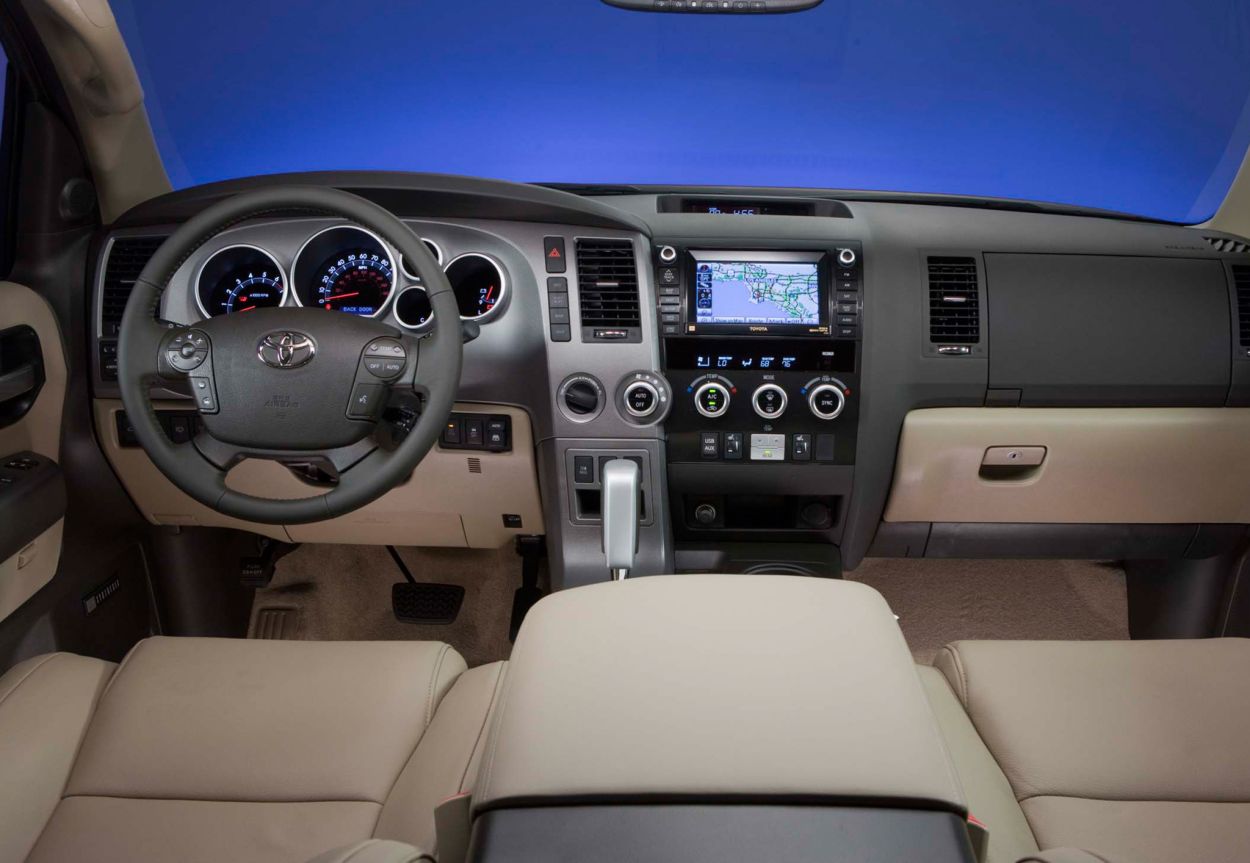 Toyota () Sequoia II (XK60):  