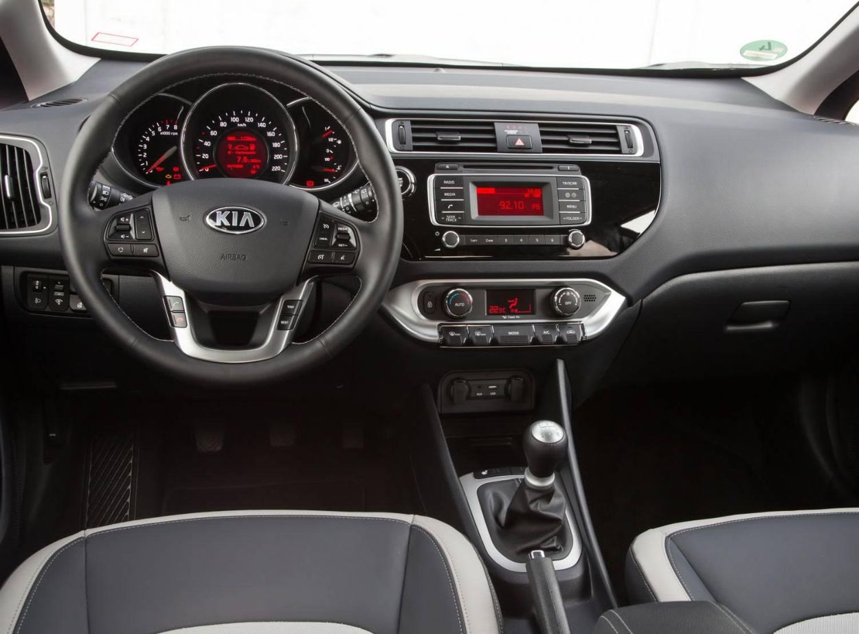 Kia () Rio III  (UB):  