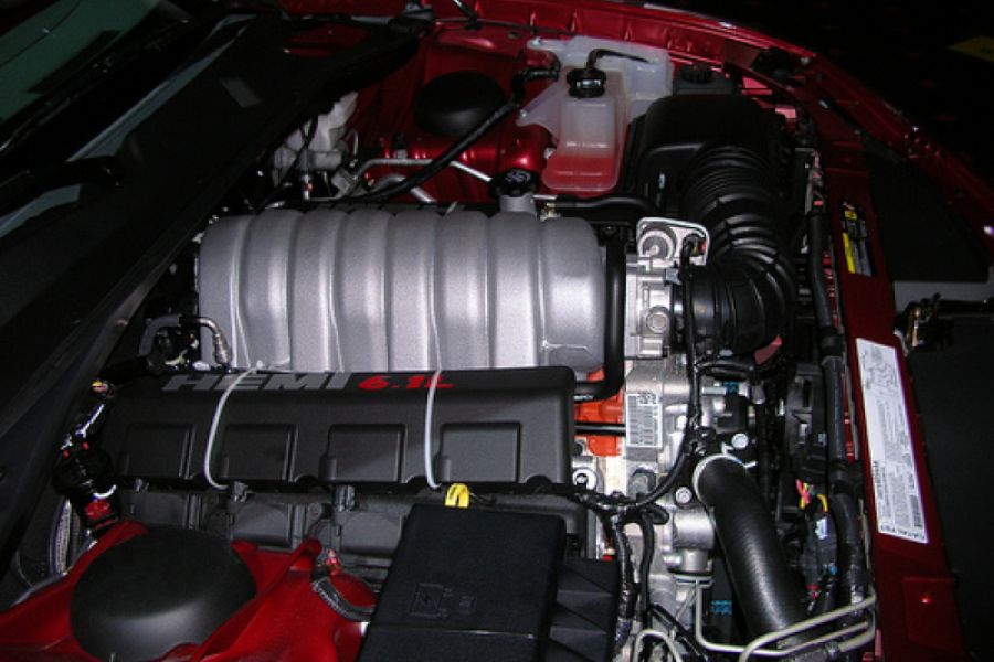 Chrysler () ESF HEMI V8:  