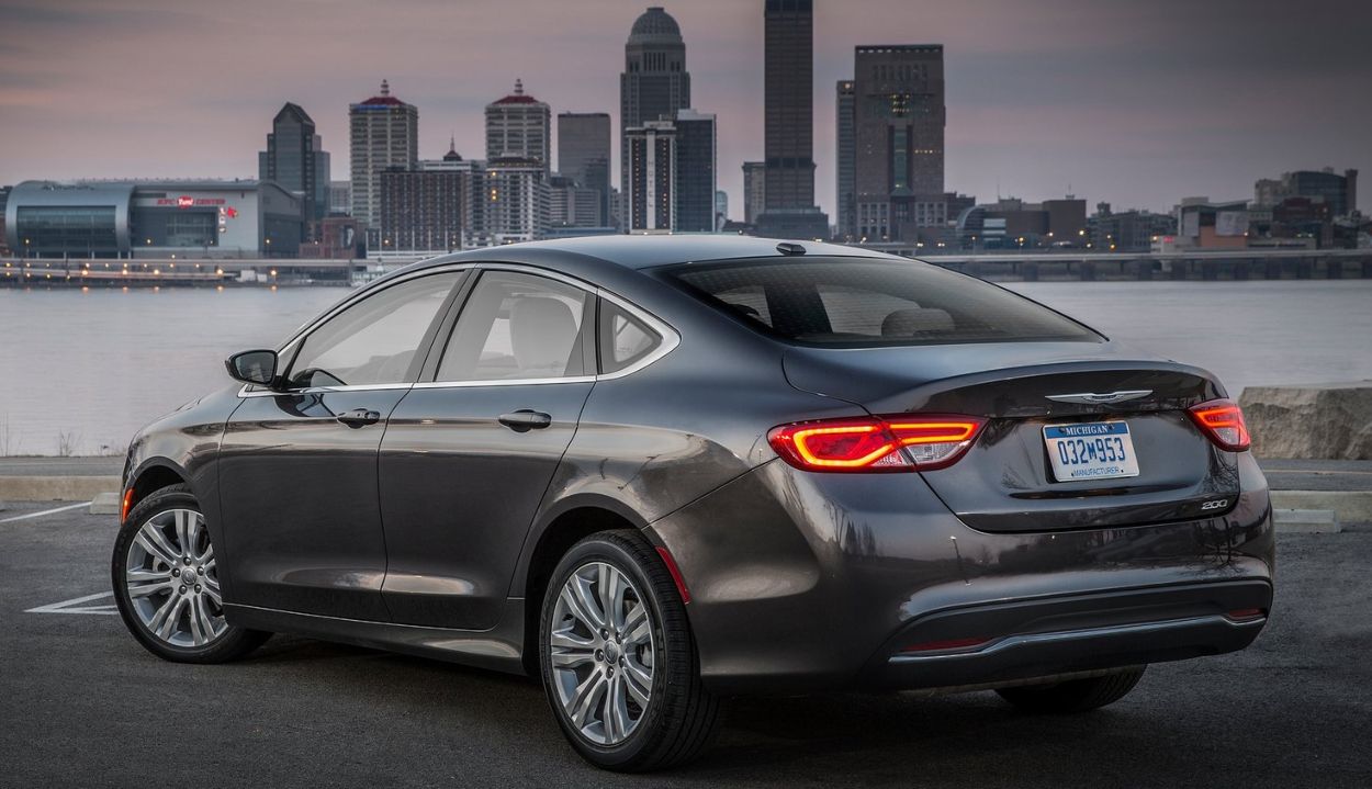 Chrysler () 200 II:  