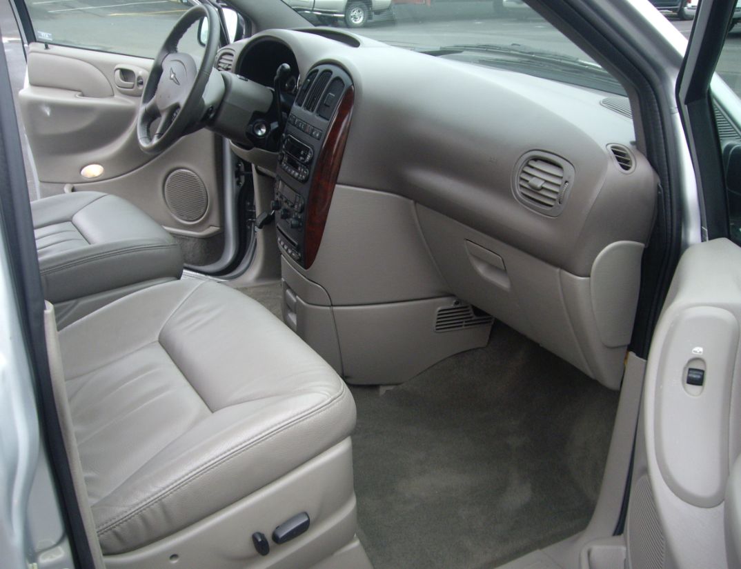 Chrysler () Town & Country II:  