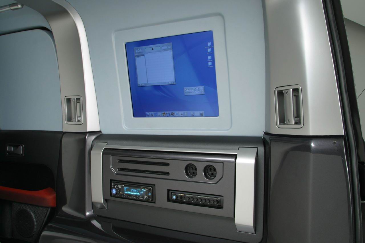 Honda () Element (Studio E):  