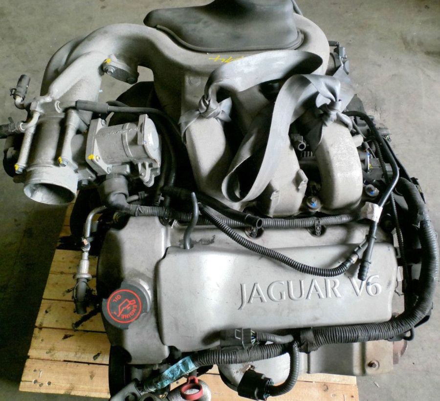 Jaguar () AJ30 V6:  