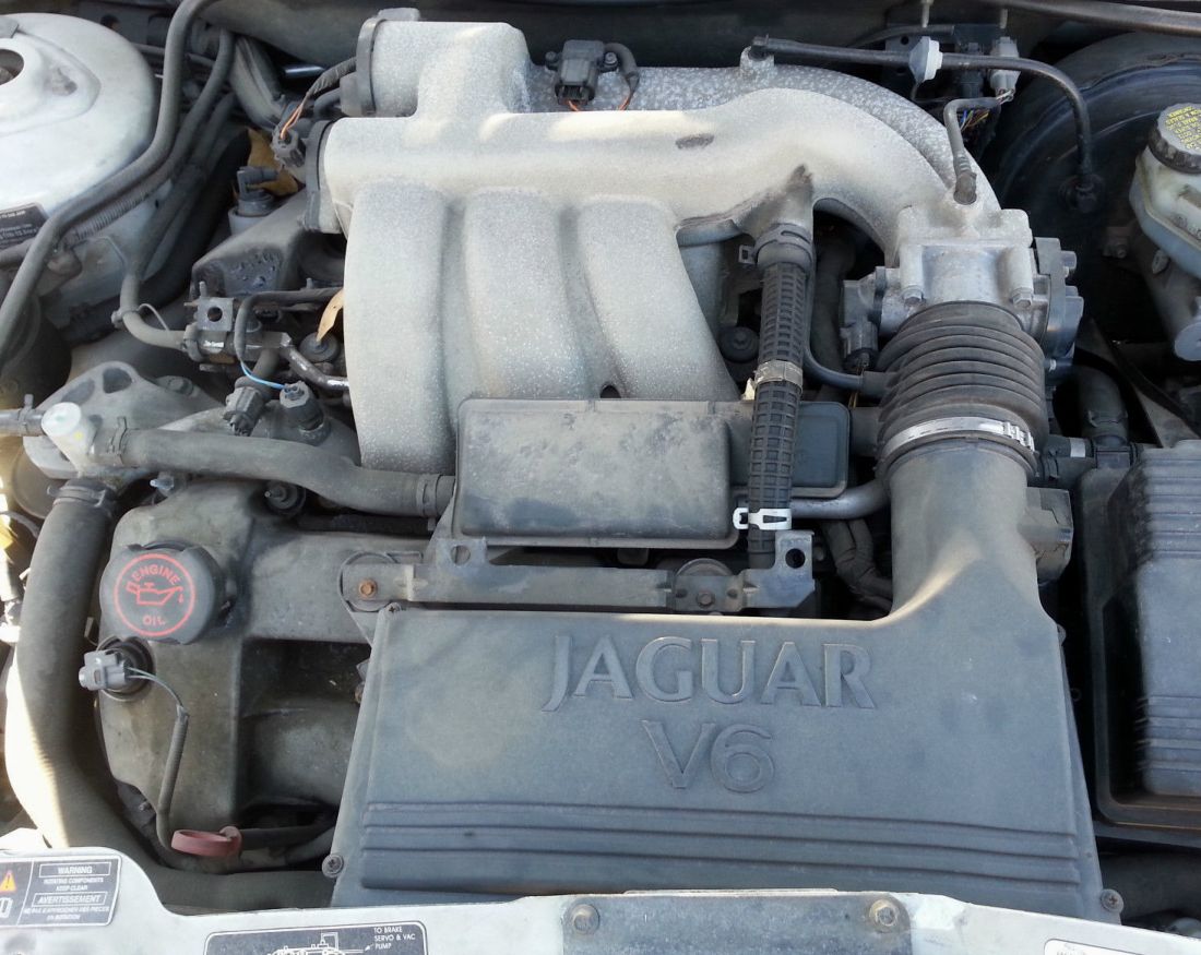 Jaguar () AJ25 V6:  