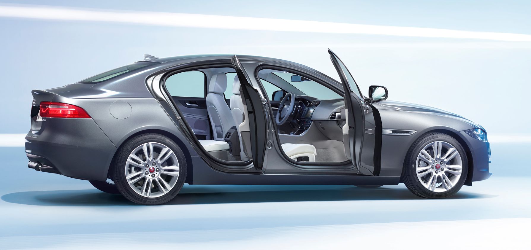 Jaguar () XE (X760):  