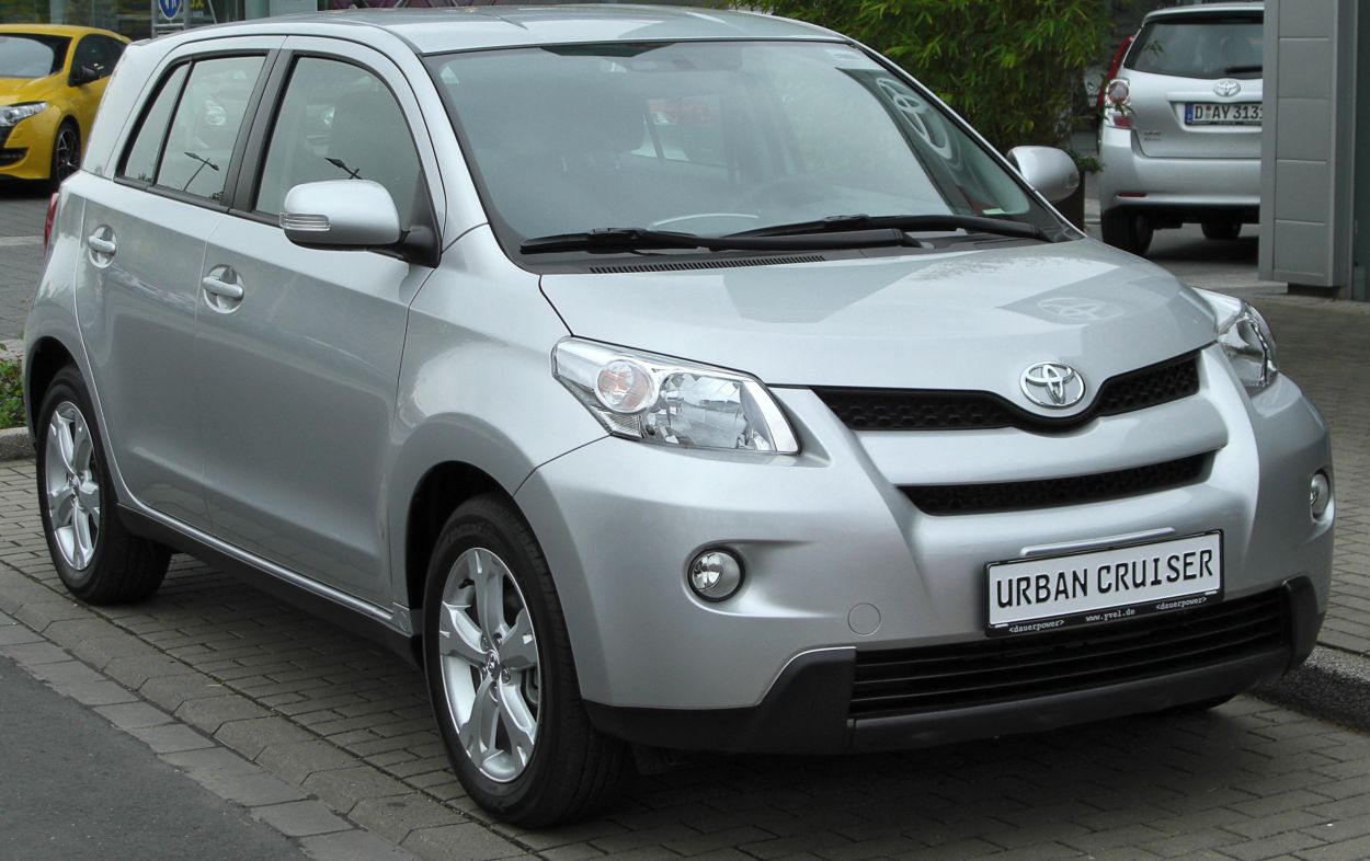 Toyota () Urban Cruiser I (P110):  