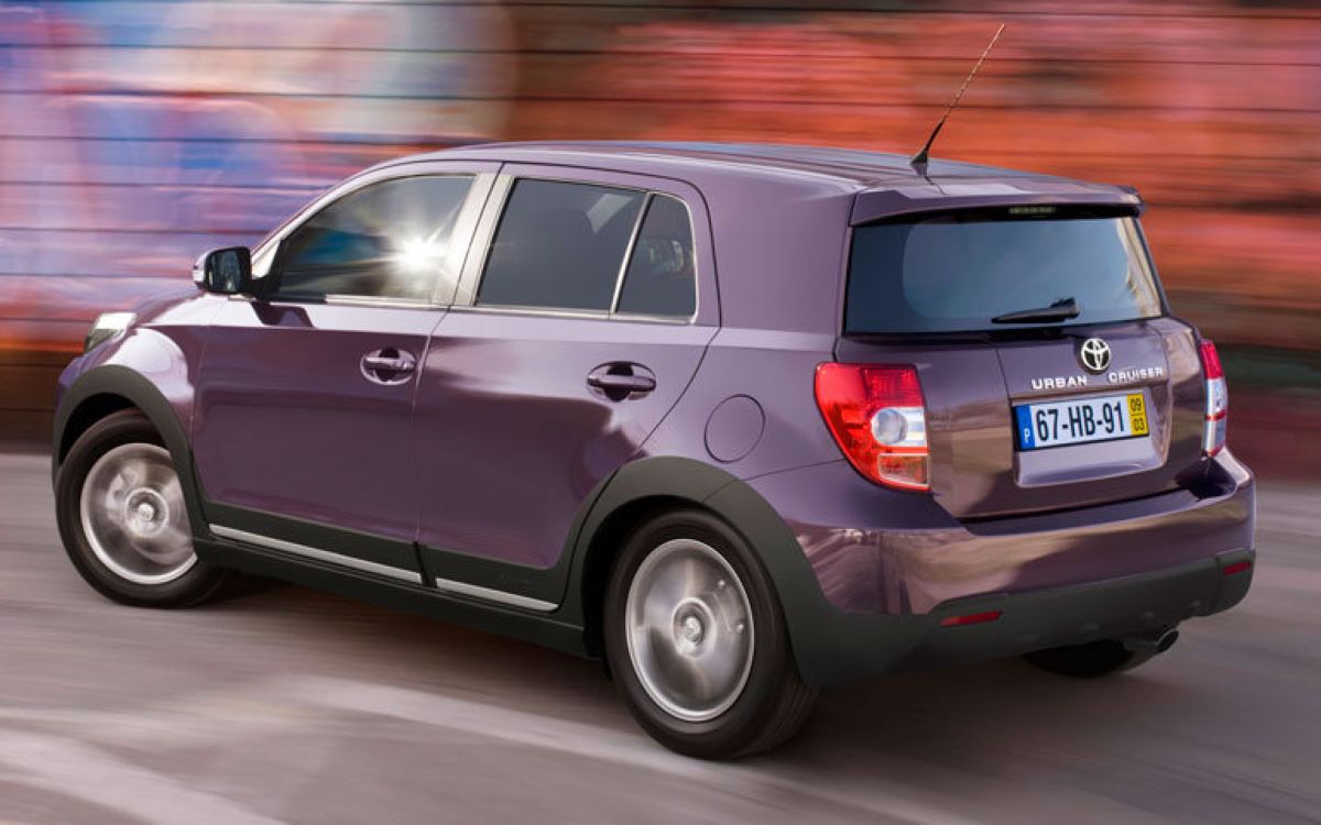Toyota () Urban Cruiser I (P110):  