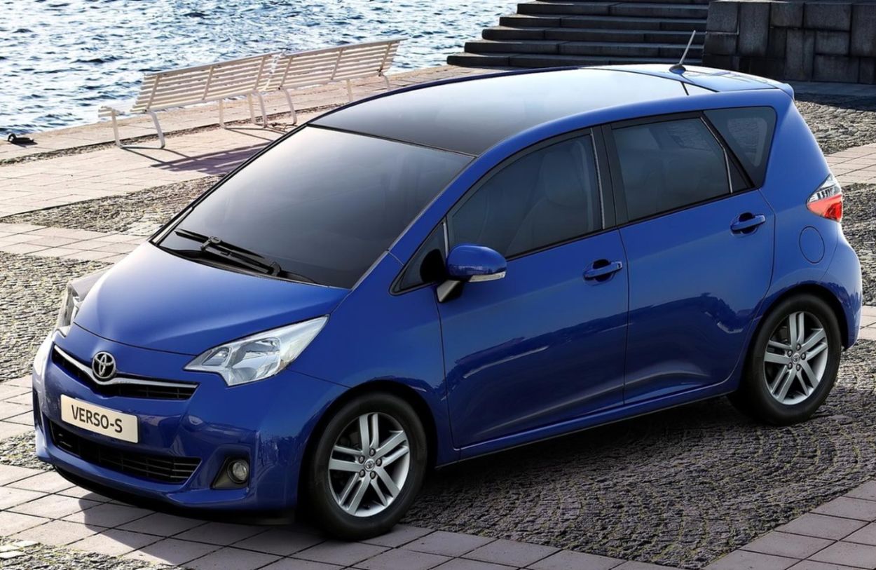 Toyota () Verso S (P12):  