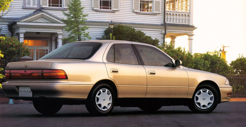 Toyota () Vista III (V30):  