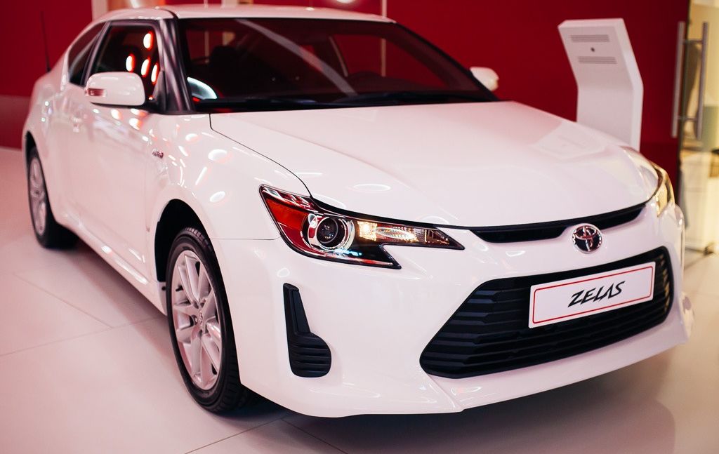 Toyota () Zelas I (AGT20):  