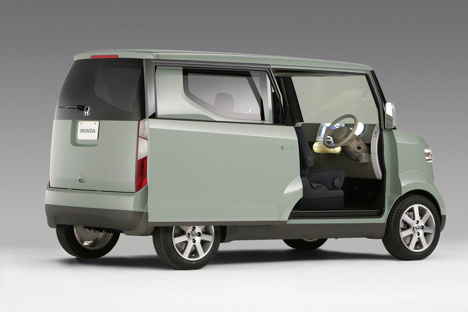 Honda () Step Bus Concept:  