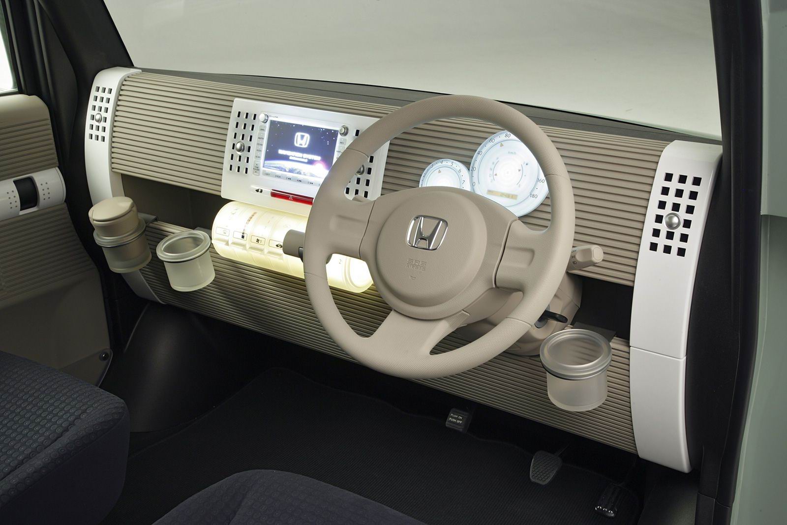 Honda () Step Bus Concept:  
