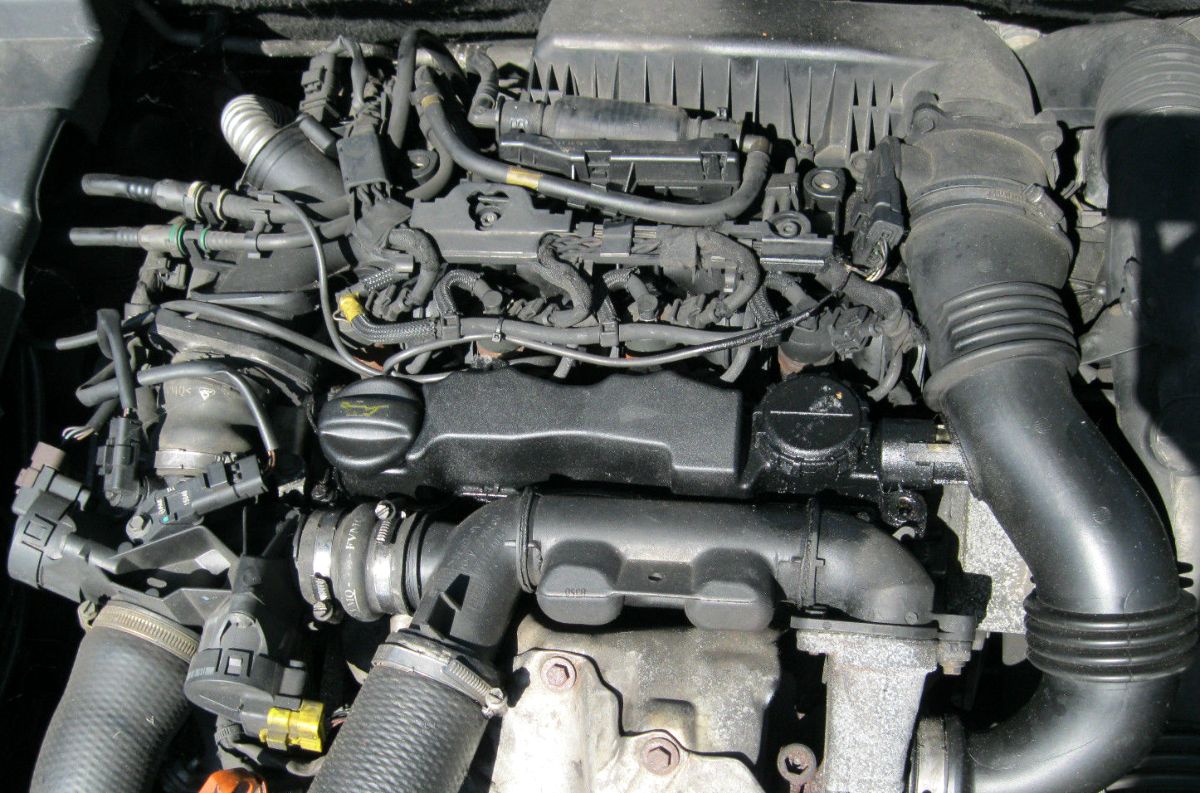 Citroen () 8HR (DV4C), 8HZ (DV4TD):  
