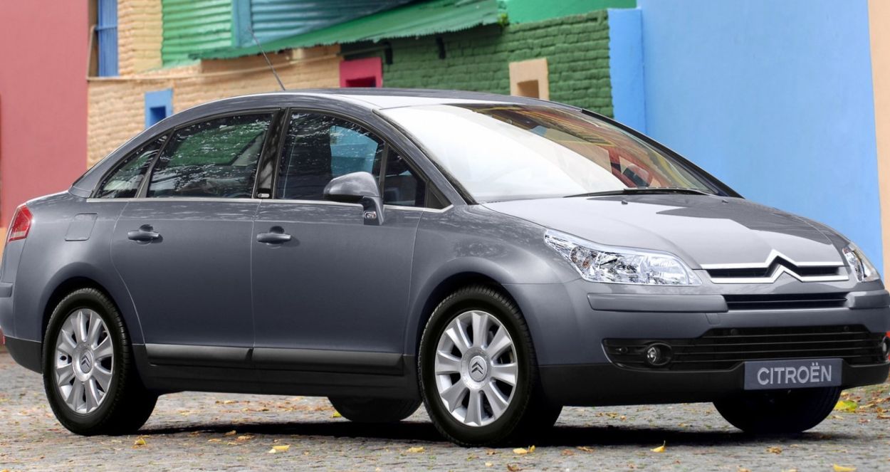 Citroen () C4 I Sedan:  