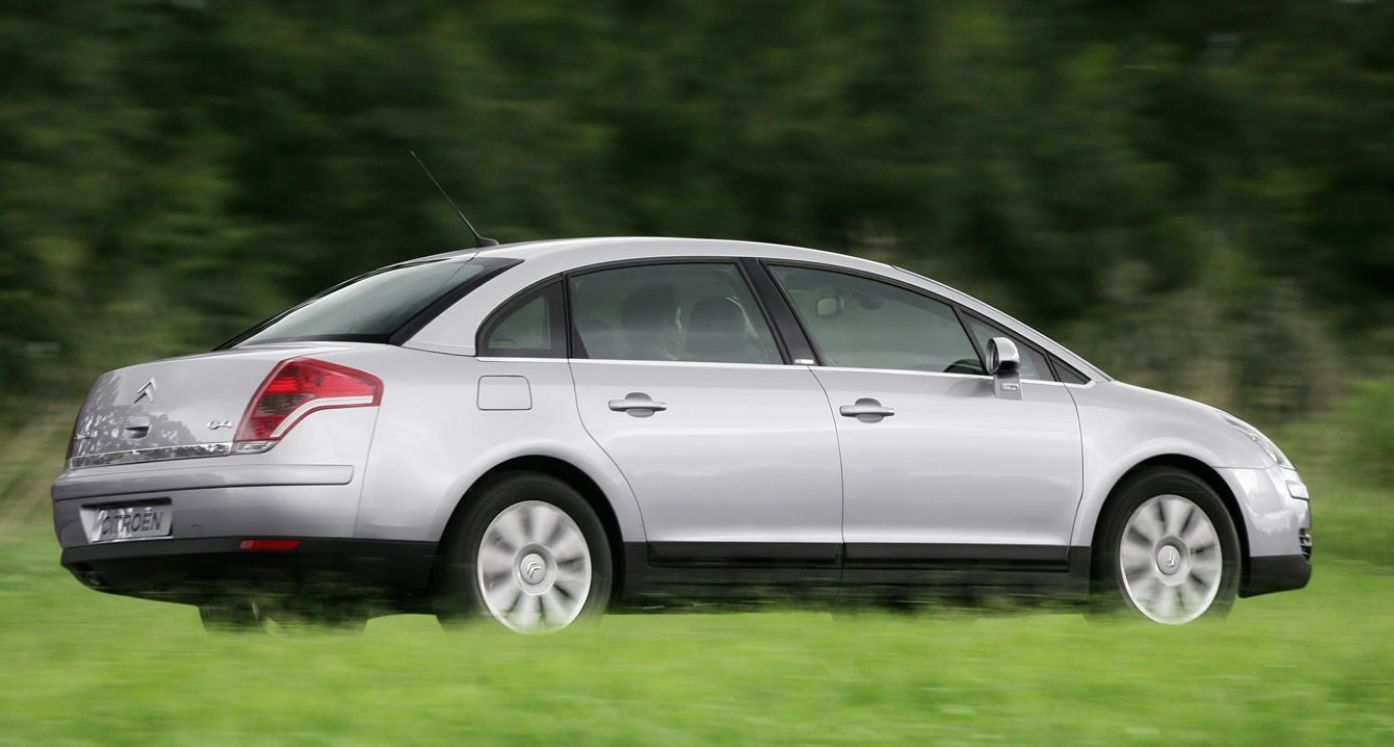 Citroen () C4 I Sedan:  
