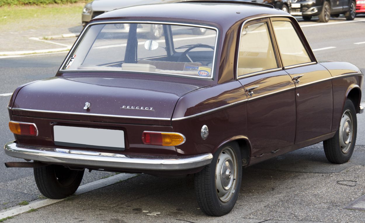 Peugeot () 204:  