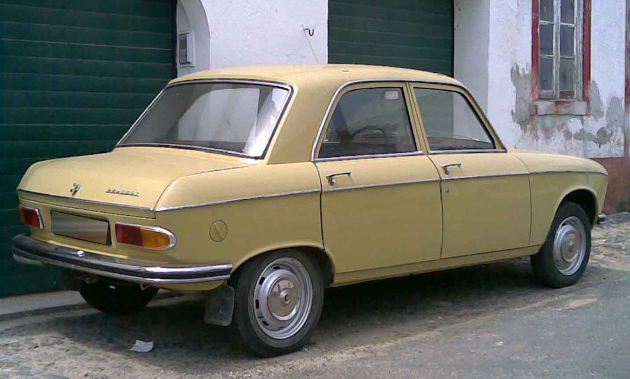 Peugeot () 204:  