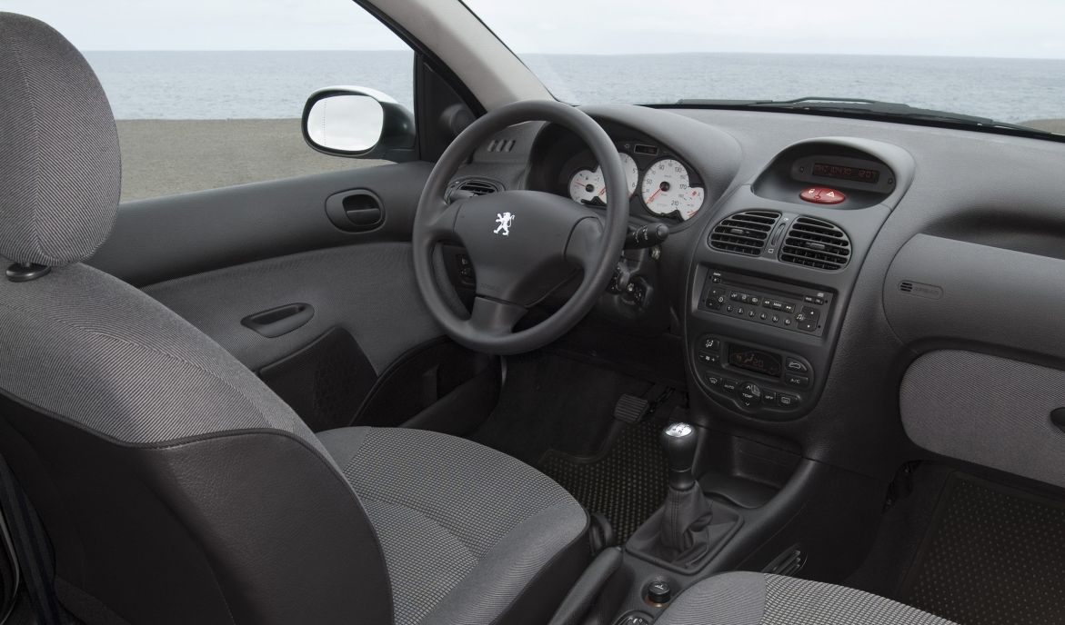 Peugeot () 206 Sedan (2B):  