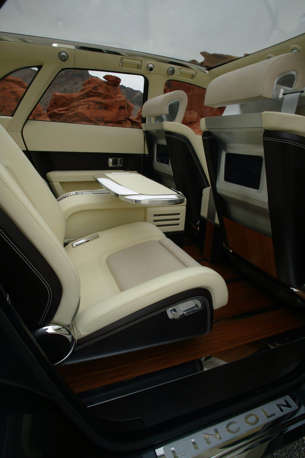 Lincoln () Aviator Concept:  