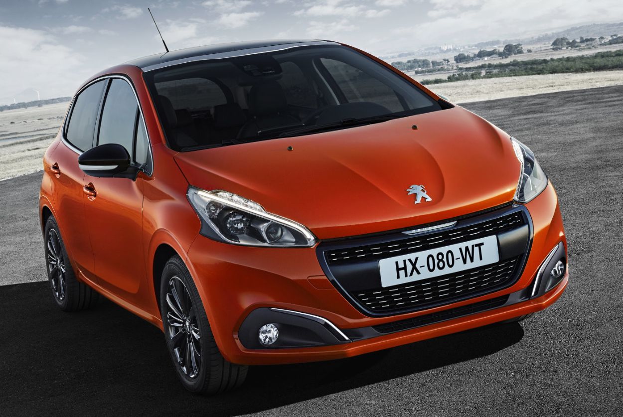 Peugeot () 208:  