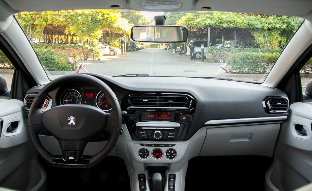 Peugeot () 301:  