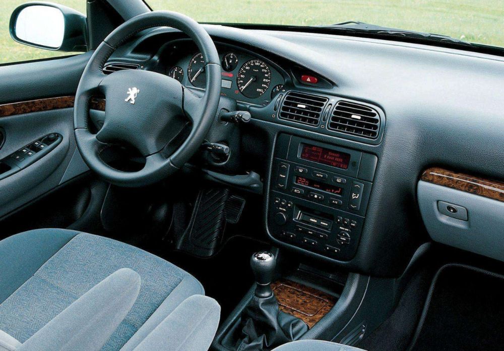 Peugeot () 406 (8B):  