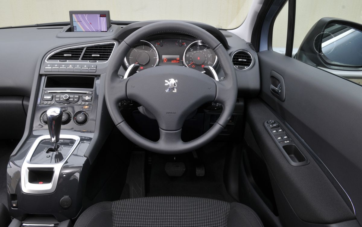 Peugeot () 5008 I (T8):  